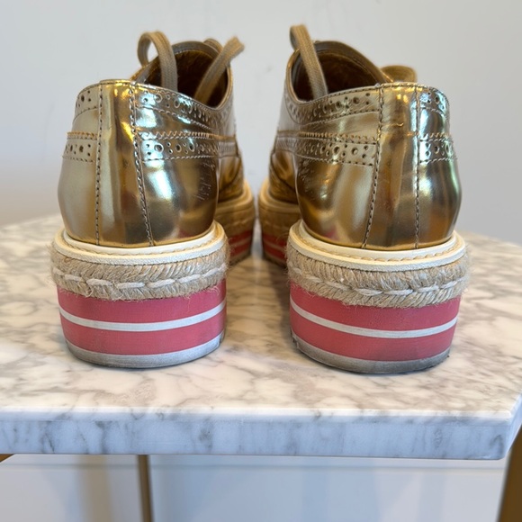 Gold Metallic Women’s Brogue Platform Shoes - Picture 4 of 4